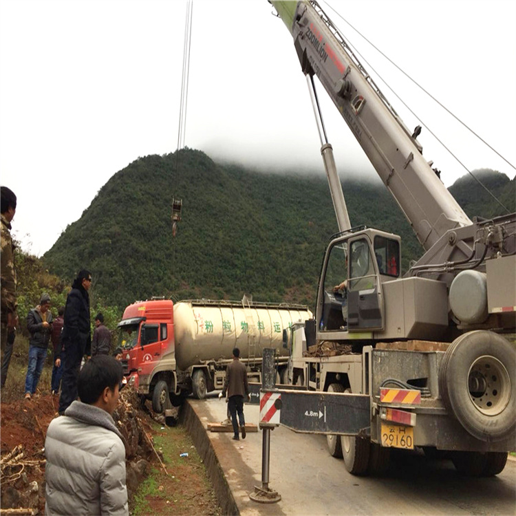 驻马店吊车道路救援24小时